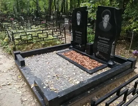 Комплексное благоустройство могилы и создание симметричного памятника